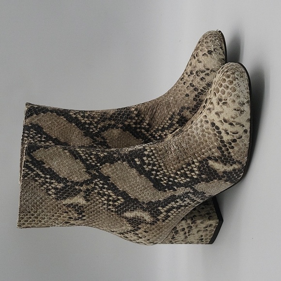 1690- Free People Cecile Ankle Boots Made In Portugal Size 5 NWT - Picture 1 of 9